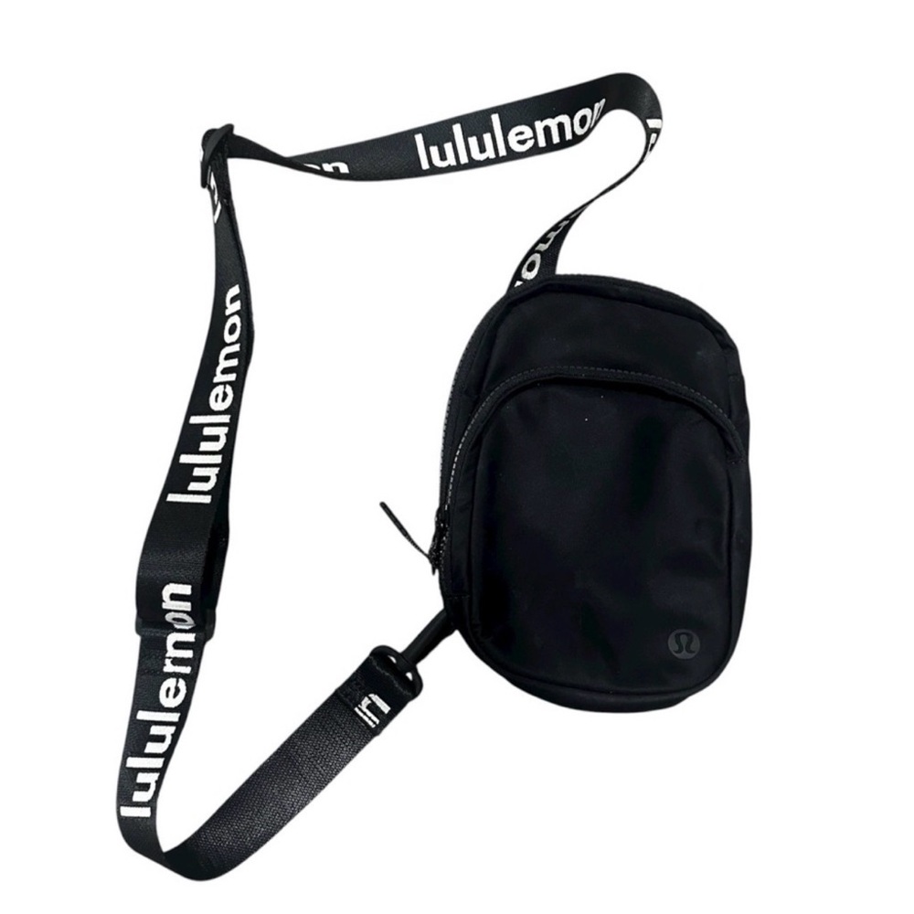 NWT Lululemon the rest is written crossbody bag - Picture 2 of 8